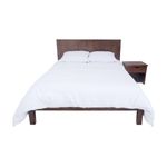 Cama-y-mesa-de-noche-2
