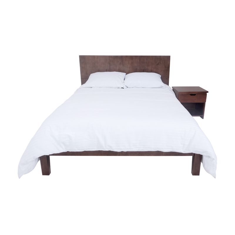 Cama-y-mesa-de-noche-2
